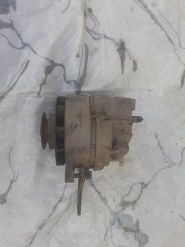 Motor üçün digər detallar: Radiator - 100 ₼ Karbirator(jiquli) - 80₼, Tramblyor - 40 ₼ Babin — 7