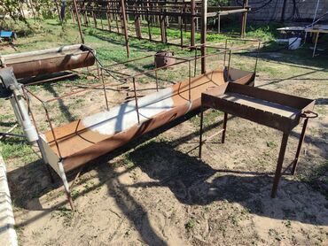 Boçkalar və çəlləklər: Qiymətləri ayrı ayrıdır.Manqal-50₼,Digəri isə 220₼-dir.Manqalın