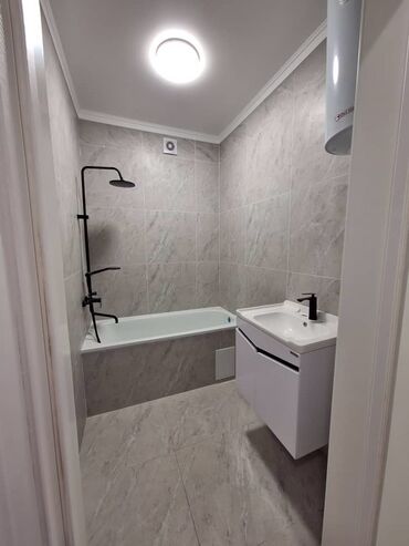 Ремонт под ключ: Светлая современная отделка квартиры в нейтральной гамме. - Полы — 4