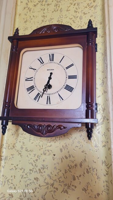 divar kaqizi: Настенные часы, Механические