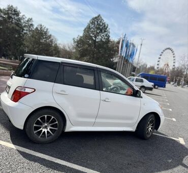 продаю или меняю с доплатой: Toyota ist: 2005 г., 1.3 л, Автомат, Бензин, Хетчбек