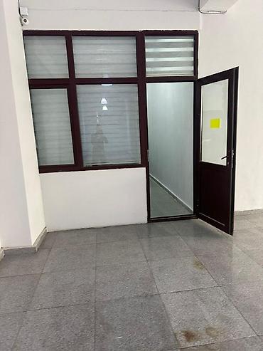 bolt bas ofis elaqe: Ofis sahəsi – çoxmərtəbəli yaşayış binasının 1-ci mərtəbəsində — 5