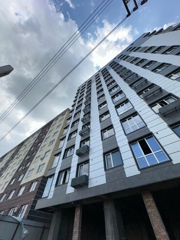вторичное жилье: 3 бөлмө, 80 кв. м, Жеке план, 10 кабат, ПСО (өзү оңдоп түзөтүп бүтүү үчүн)