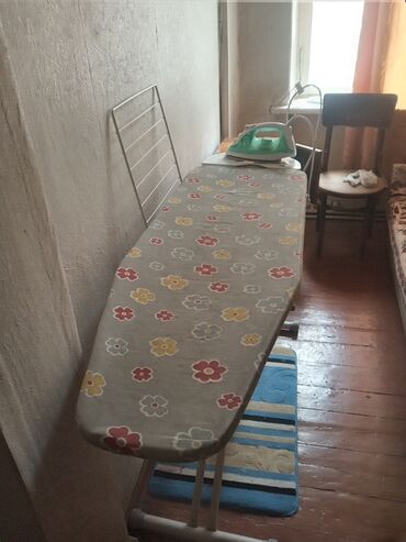 гладильная доска комод: Гладильная доска, продаётся не дорого,доска сладывается,утюг в подарок