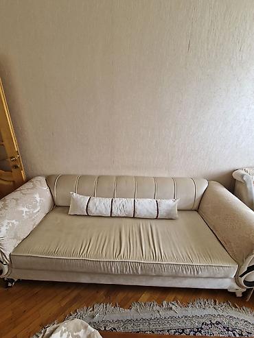 Klassik üslubda yumşaq mebel dəsti - Tərkib: 3 nəfərlik divan + 2