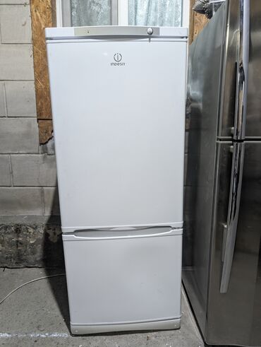 Холодильники: Холодильник Indesit, Б/у, Двухкамерный, Less frost, 60 * 165 * 60