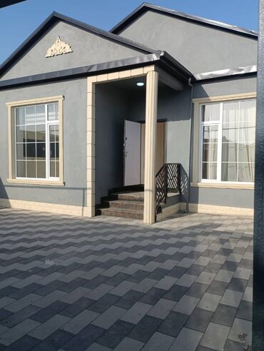 Həyət evləri və villaların satışı: Binə 4 otaqlı, 110 kv. m, Yeni təmirli