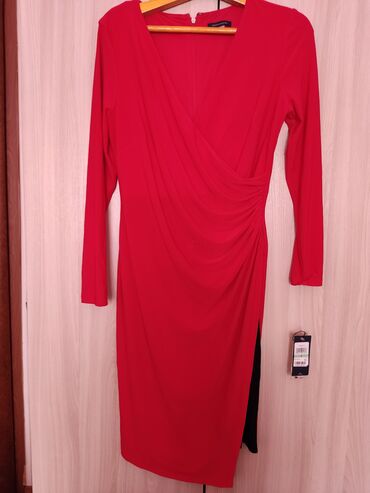 Вечерние платья: Платье, привезли из США, размер 44-48, новое, 700 торг