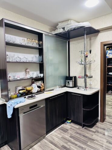 mətbəxt mebilləri: Metbex mebeli üstünde elavə-aspirator,qazı,moykası