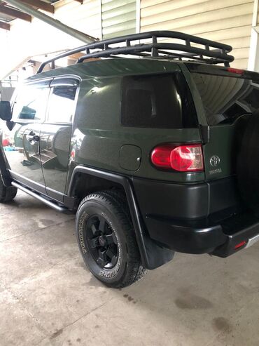 Toyota FJ Cruiser: 2011 г., 4 л, Автомат, Бензин, Внедорожник