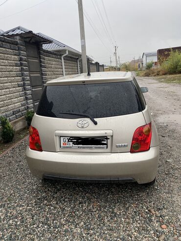 продаю тойоту: Toyota ist: 2003 г., 1.5 л, Автомат, Бензин, Хэтчбэк