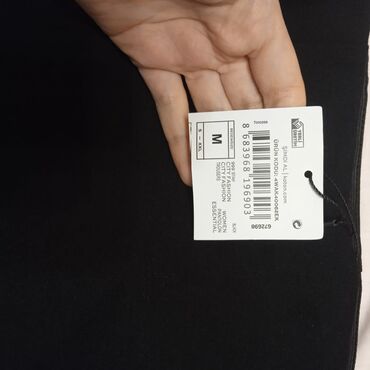 Ətəklər: Koton markası Yenidir, etiketi üzərində Ölçüsü : M Ölçüsü səhv — 9