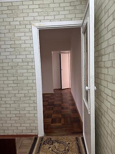 Продажа квартир: 3 комнаты, 58 м², 10 мкр 104 серия, 2 этаж — 2