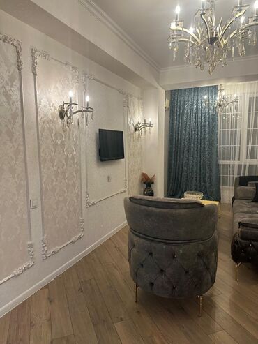 Ev üçün digər mebel: Zərif klassik üslubda tam mebelləşdirilmiş qonaq otağı dəsti - Divan — 4