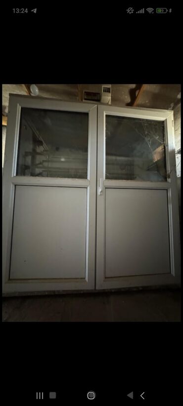 şüşə qapılar: PVC giriş qapısı-pəncərə bloku - İkili yarpaq: sağ yarpaq