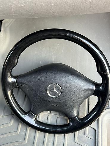 руль на мерседесе: Рулевое колесо и приборная панель для Mercedes-Benz. Описание: - — 1