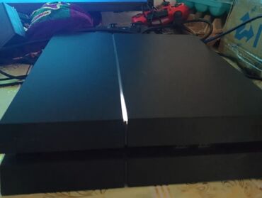 широкий монитор: Игровая консоль Sony PlayStation 4 (чёрная, оригинальный дизайн
