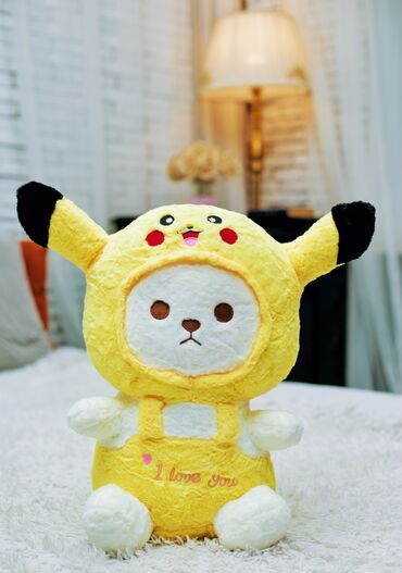 yoda oyuncaq: Pikachu kostyumlu yumşaq oyuncaq ayı balası. Sarı rəngdə olan bu