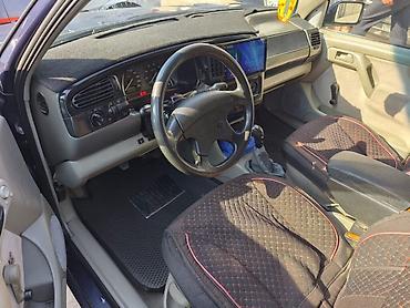 vento: Volkswagen Vento: 1992 г., 1.8 л, Механика, Бензин, Седан — 5