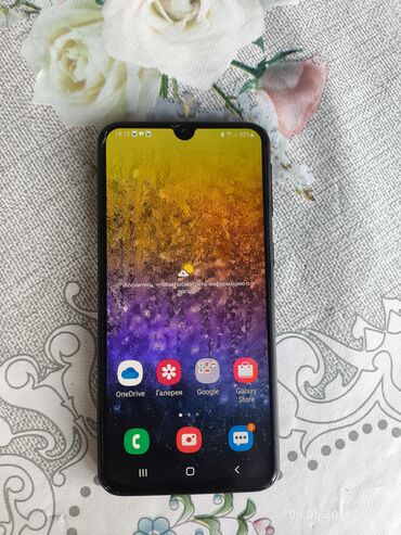 samsung a04s 64gb qiymeti: Samsung Galaxy A40, rəng - Qara, İki sim kartlı
