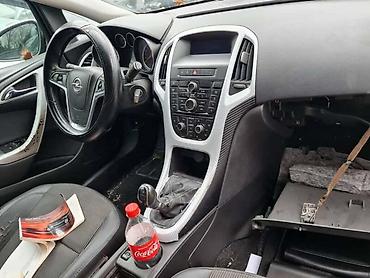 8r0 907 472: MULTIMEDIJA ZA OPEL ASTRA J | *Polovni delovi za Opel: Agila Astra — 1