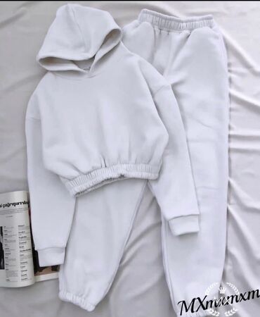 Gornji i donji deo: Komplet full termo 3500 dinara
HM🌺 — 5