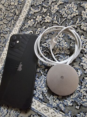 продаю китайский айфон: IPhone 11, Черный, Зарядное устройство