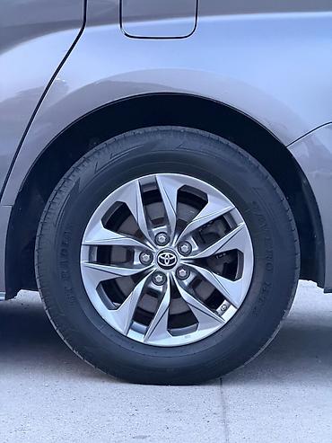 Toyota: Toyota Sienna: 2021 г., 2.5 л, Гибрид, Минивэн — 16