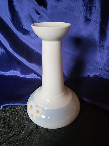 Ostali kućni dekor: Svecnjak nov,vintaz porcelanski. Visina. 18,5cm. Stopa. 11cm — 5