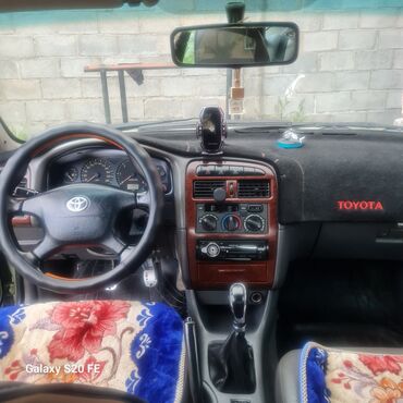 Toyota: Toyota Avensis: 2000 г., 2 л, Механика, Дизель, Хэтчбэк — 5