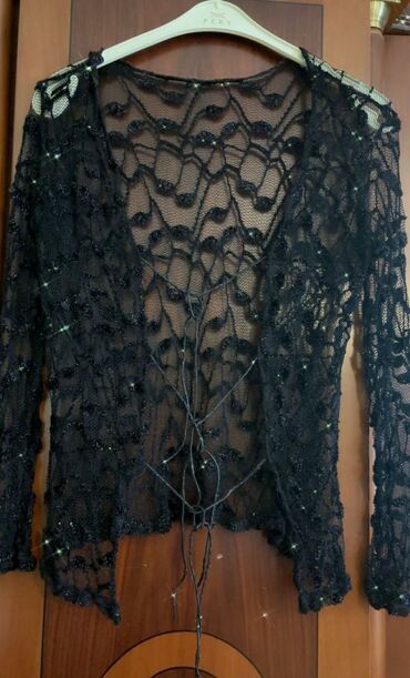 Ziyafət donları: Ziyafət geyimlərinin satışı her rengde var. Qiymetler ferqlidi. 15 azn — 29