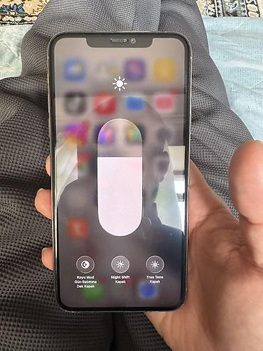 Apple iPhone: IPhone 11 Pro Max, 256 GB, Matte Gold — 1