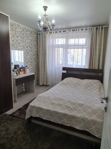 короват: Спальный гарнитур, Б/у, Двуспальная кровать