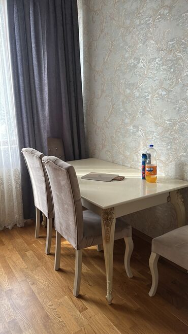 madeyra tek carpayilar: Ikıncı el Stol 6 eded stul satılır. Razilaşma yolu ile