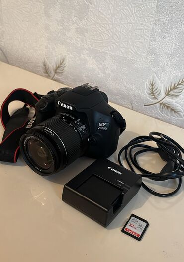 Canon EOS 2000D modeli, Canon EF-S 18-55mm f/3.5-5.6 IS II obyektivi