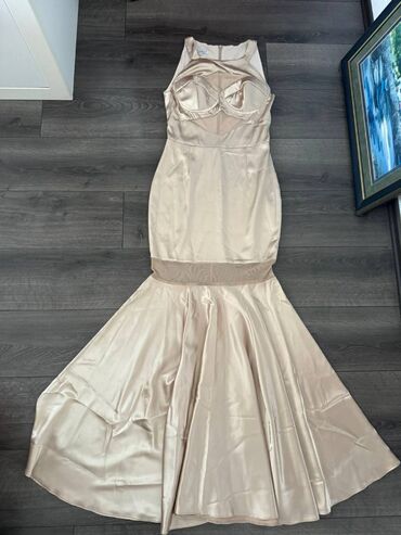 Haljine: BALAŠEVIĆ svečana haljina, veličine 40. Uz nju na poklon atraktivan na lalafo.rs — 4 Haljine: BALAŠEVIĆ svečana haljina, veličine 40. Uz nju na poklon atraktivan — 4