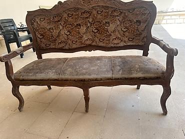 divan kafe: Klassik taxta dəst – qiyməti 250 manat - Tərkib: 1 ədəd üçnəfərlik — 4