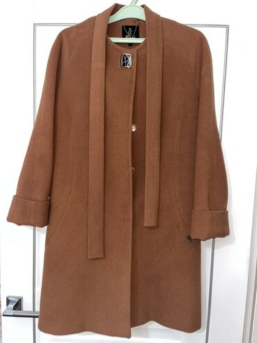 футболка производство турция: Продается демисезонное женское полу-пальто отличного качества Цвет