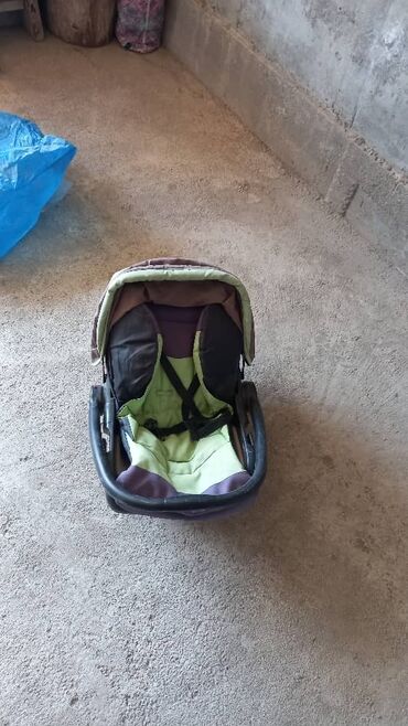 детская машина бишкек: Автокресло, цвет - Зеленый, Б/у
