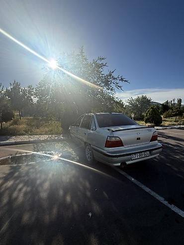 mercedes benz 208 d: Daewoo Nexia: 1.5 l | 2005 il Sedan — 4