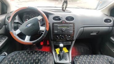 Ford: Ford Focus: 2005 г., 2 л, Механика, Бензин, Седан