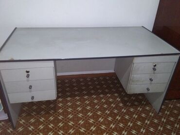домашний стол для школьника: Стол с ящиками, размер 150x75, высота 75 см, уже разобран, крепления в