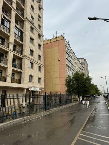 продажа контейнера: Продаю Магазин В жилом доме, 136 м², ПСО (под самоотделку), Отдельный вход, Цокольный этаж этаж