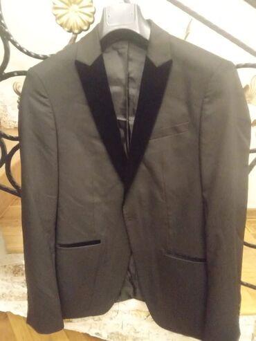 Kostyumlar: Italiya kostumlar,cox az geynilib, ucuz satilir,46-50 razmer — 1