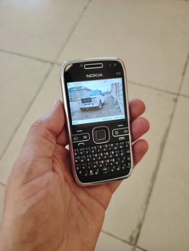 dayson qiymeti: Nokia E72, цвет - Черный, Кнопочный