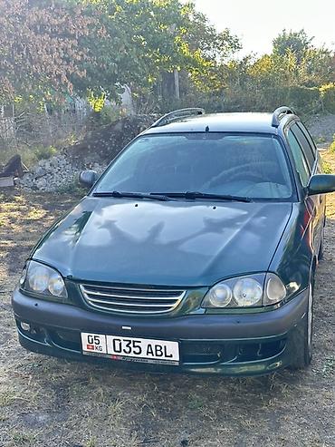 Toyota Avensis: 2000 г., 2 л, Механика, Универсал