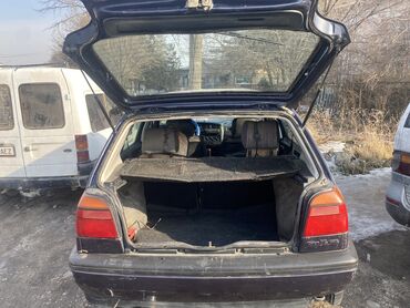 Volkswagen: Volkswagen Golf: 1993 г., 1.6 л, Механика, Бензин, Седан