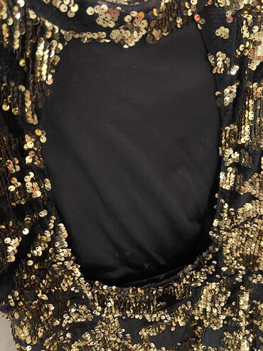 Ziyafət donları: Vılur ustunde biserli paltar zaradan alınıb,sumka tezedi — 4