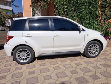 тацота ист: Toyota ist: 2003 г., 1.3 л