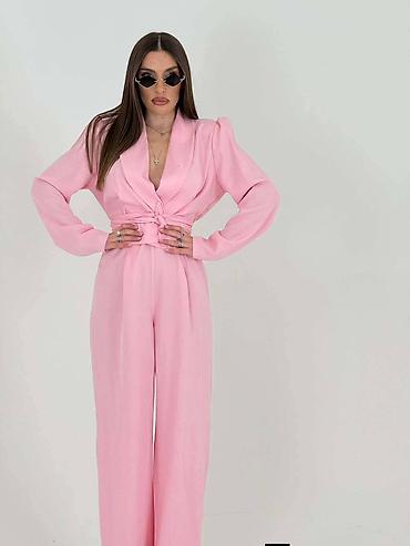 Kombinezoni: Ženski elegantni kombinezon sa rever kragnom i dugim rukavima. - — 3